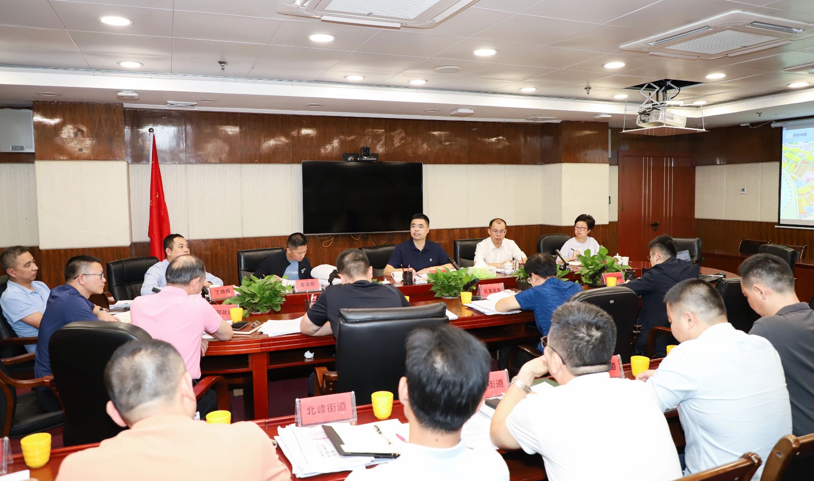 豐澤區(qū)政府重點(diǎn)工作調(diào)度會(huì)議召開 研究2025年項(xiàng)目謀劃有關(guān)工作